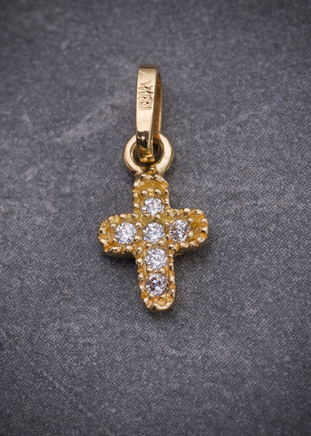 Dije cruz con swarovski blanco 0.45gr / Largo 1.5cm — Oro Amarillo