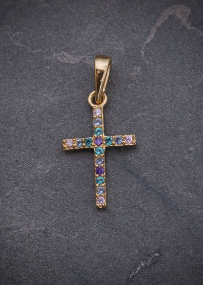 Dije cruz con swarovski azul y morado 0.6gr / Largo 2 cm / Oro Amarillo Nac P