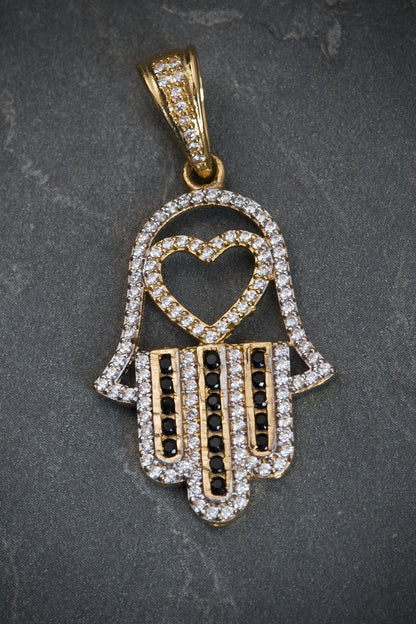 Dije mano hamsa con corazon y swarovski blanco y negro 4.75gr / 4cm / Oro Amarillo Nac M