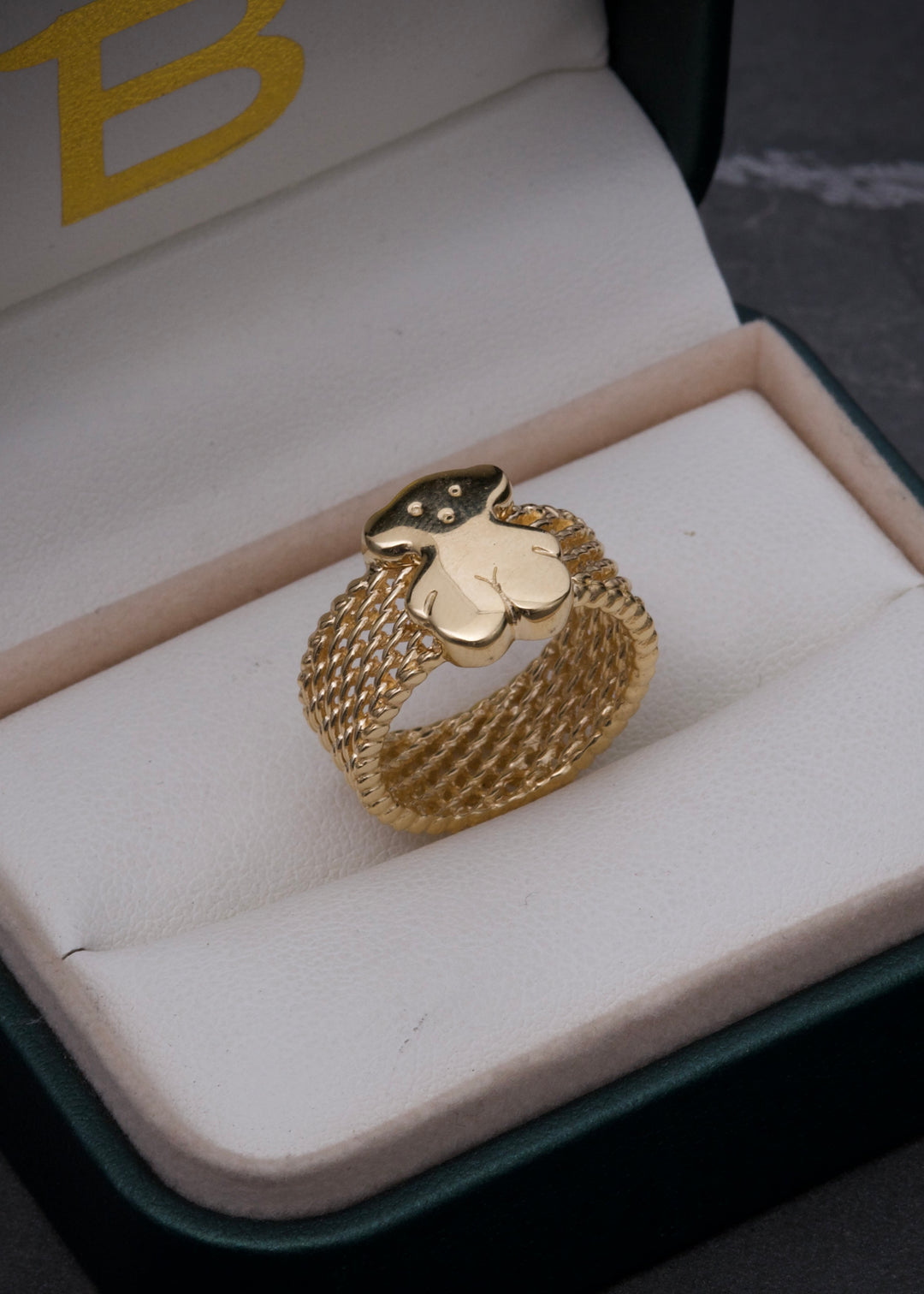 Anillo th 8.2gr / Talla 6 1/4 — Oro Amarillo