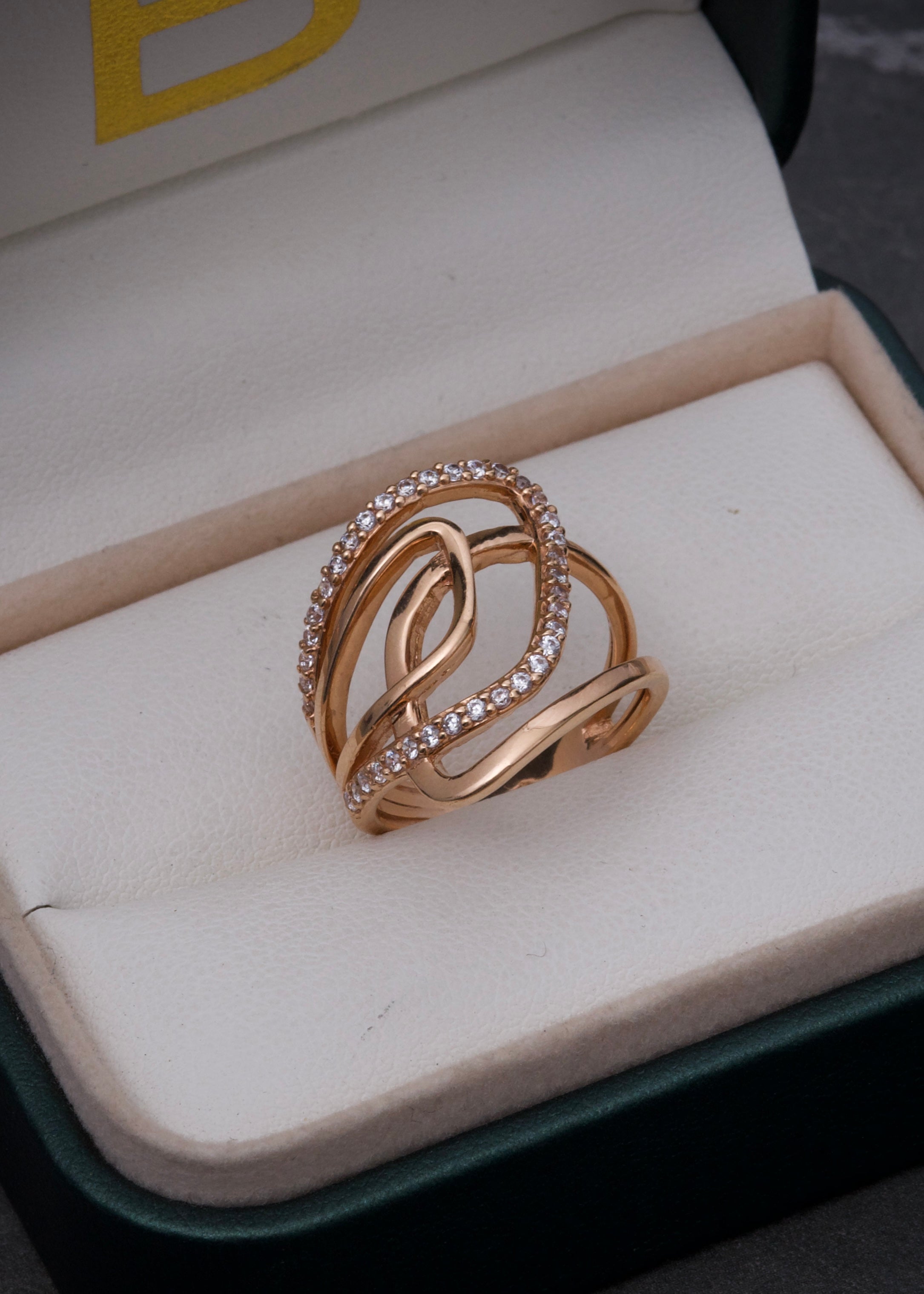 Anillo con swarovski blanco 6.35gr / TALLA 6 1/4 / Oro Rosado Nac M