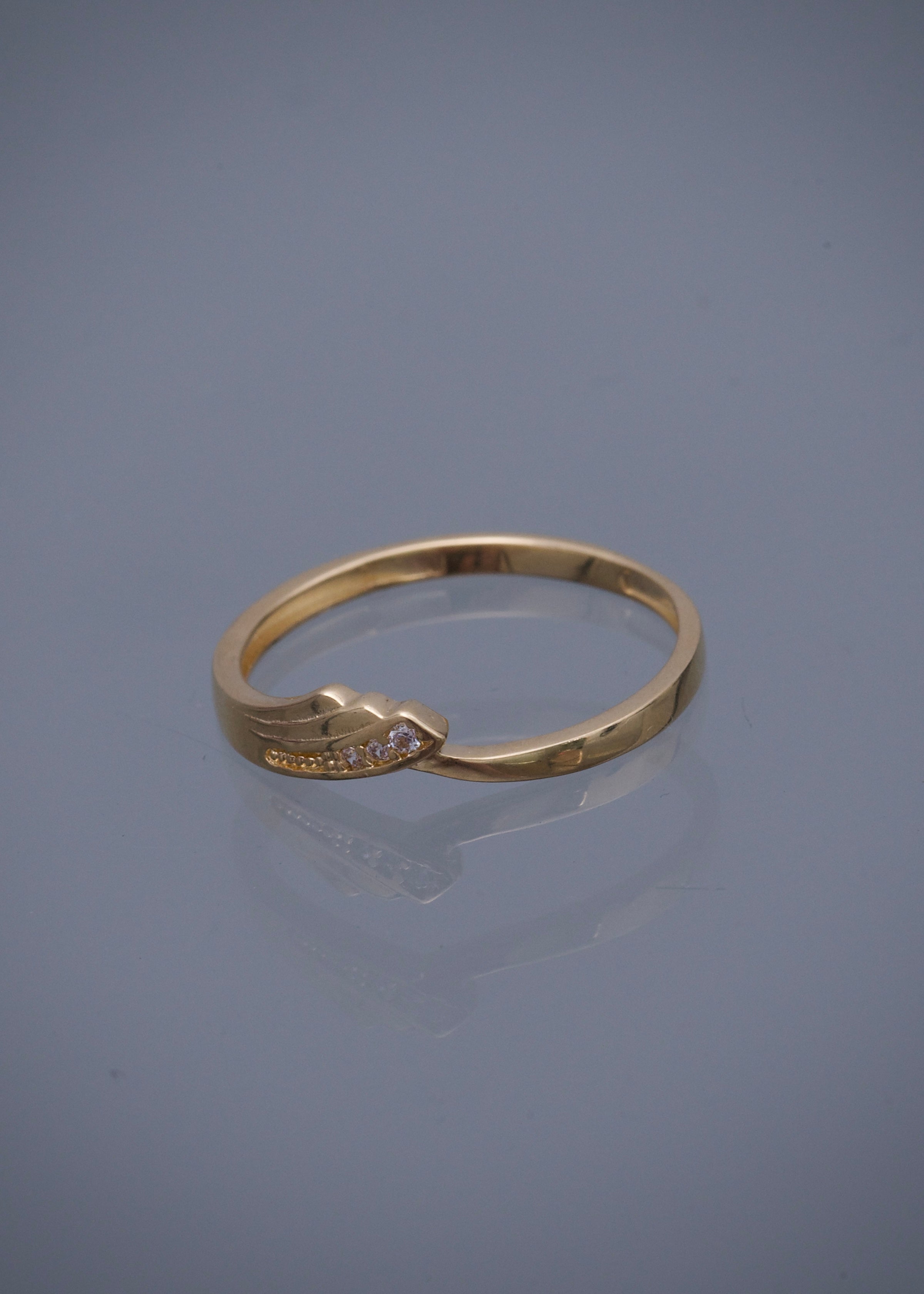 Anillo con swarovski blanco 1.6gr / TALLA 7 3/4 / Oro Amarillo Nac P