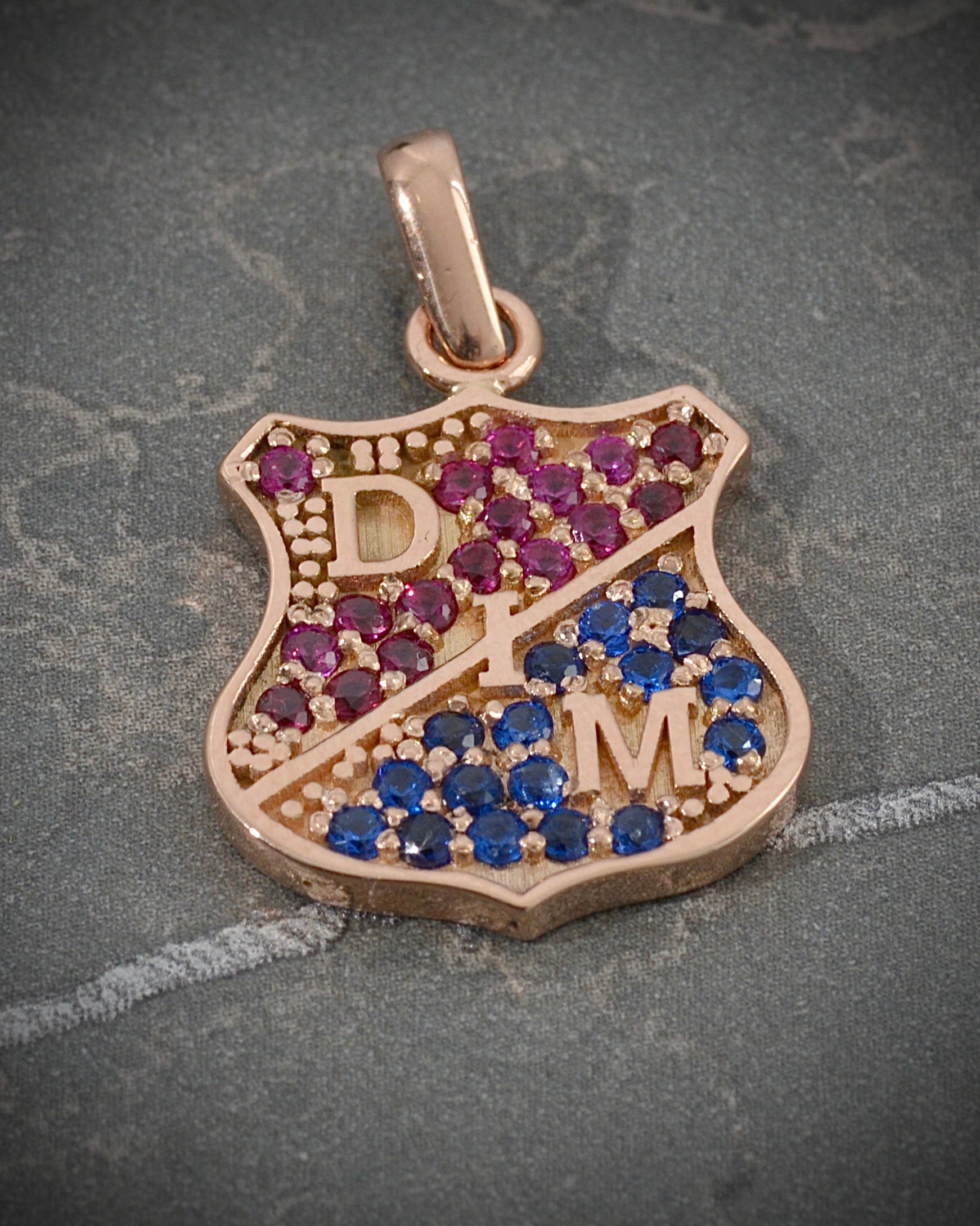 Dije escudo de independiente medellin 6.3gr / Oro Rosado Nac B