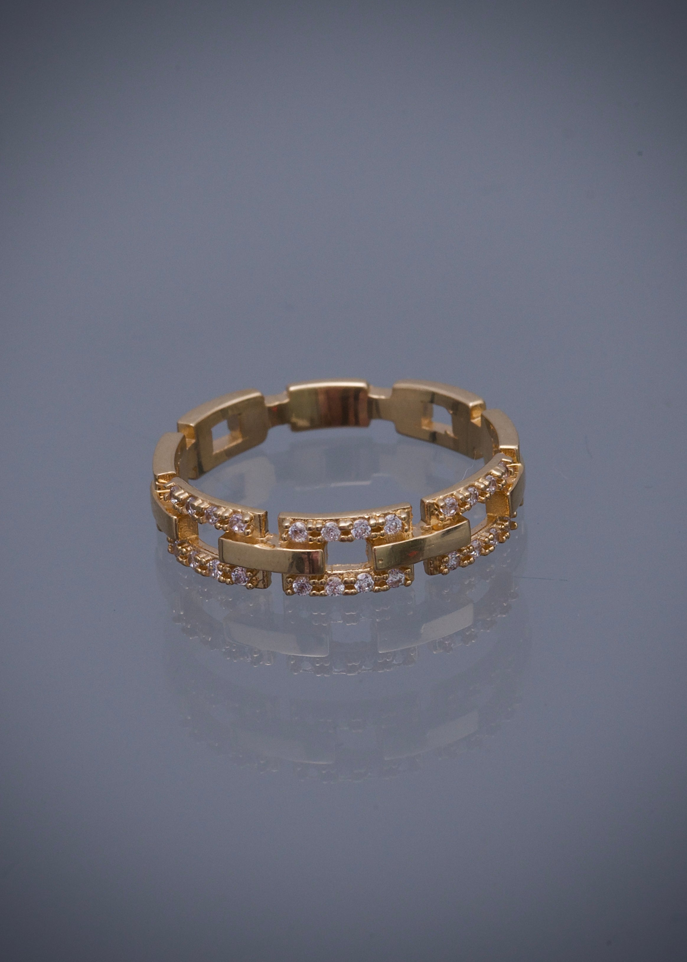 Anillo con swarovski blanco 2.6gr / TALLA 6 3/4 / Oro Amarillo Nac B
