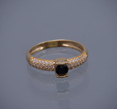 Solitario con swarovski negro y blanco 2.05gr / TALLA 6 1/4 / Oro Amarillo Nac M