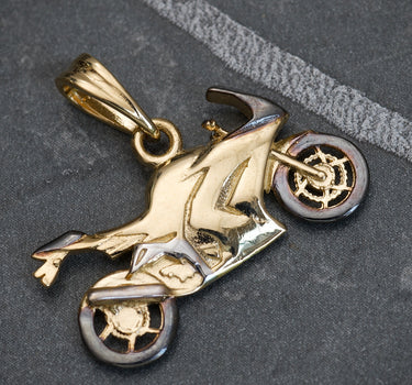 Dije De Moto Deportiva 3.5gr / Largo 2.0cm / Oro Amarillo Nac M
