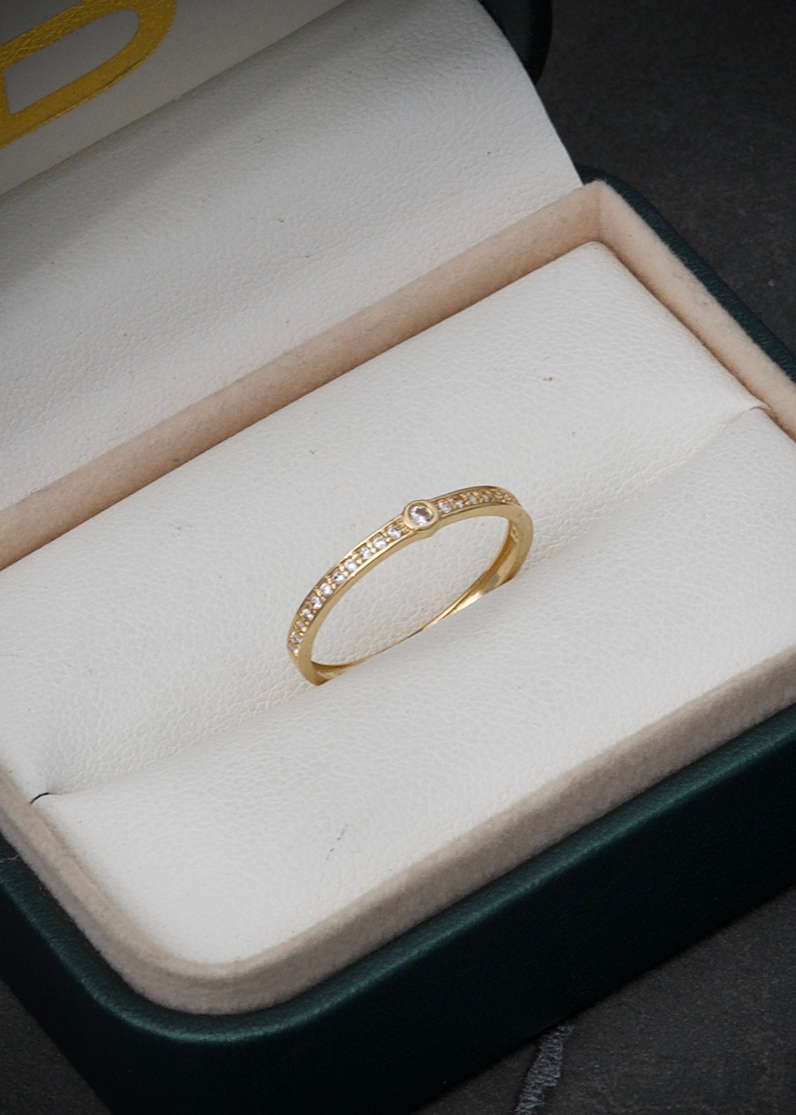 Anillo con swarovski blanco 1.25gr / TALLA 6 1/2 / Oro Amarillo Nac P