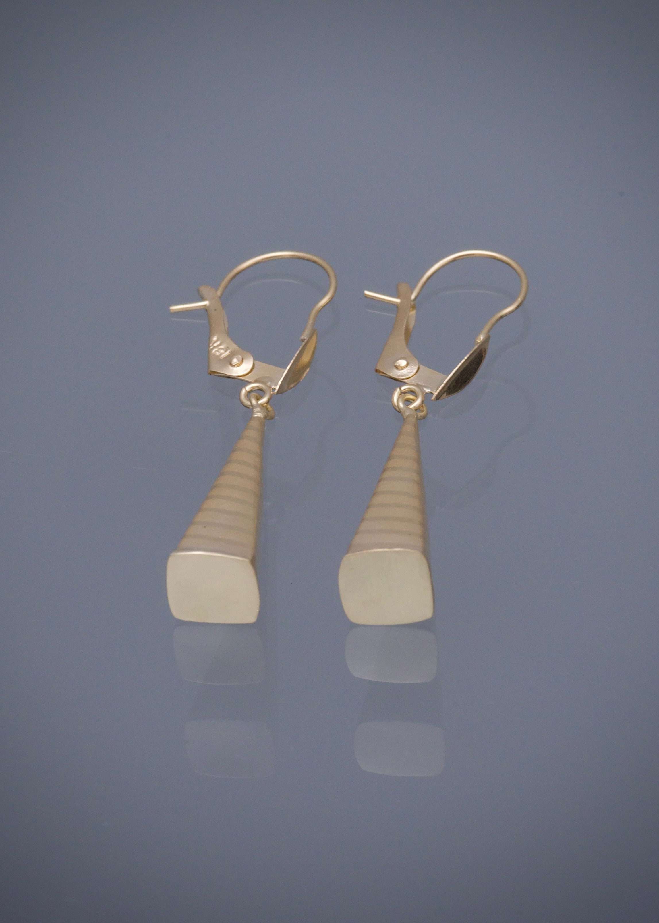 Candongas piramide 0.8gr / Largo 3.3cm / Oro Amarillo Nac P