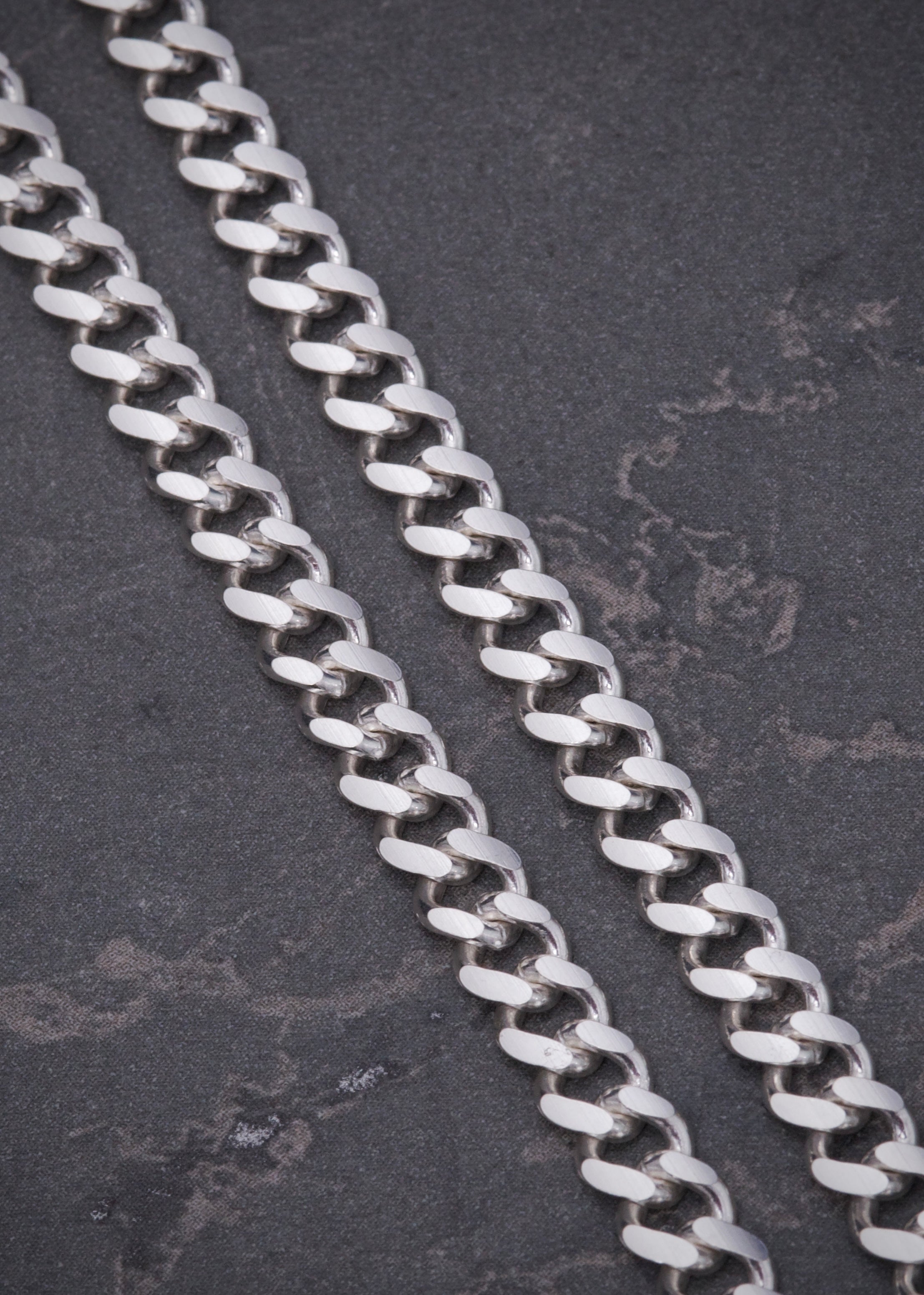 Cadena cubana 25.45gr / Largo 65cm / Plata B