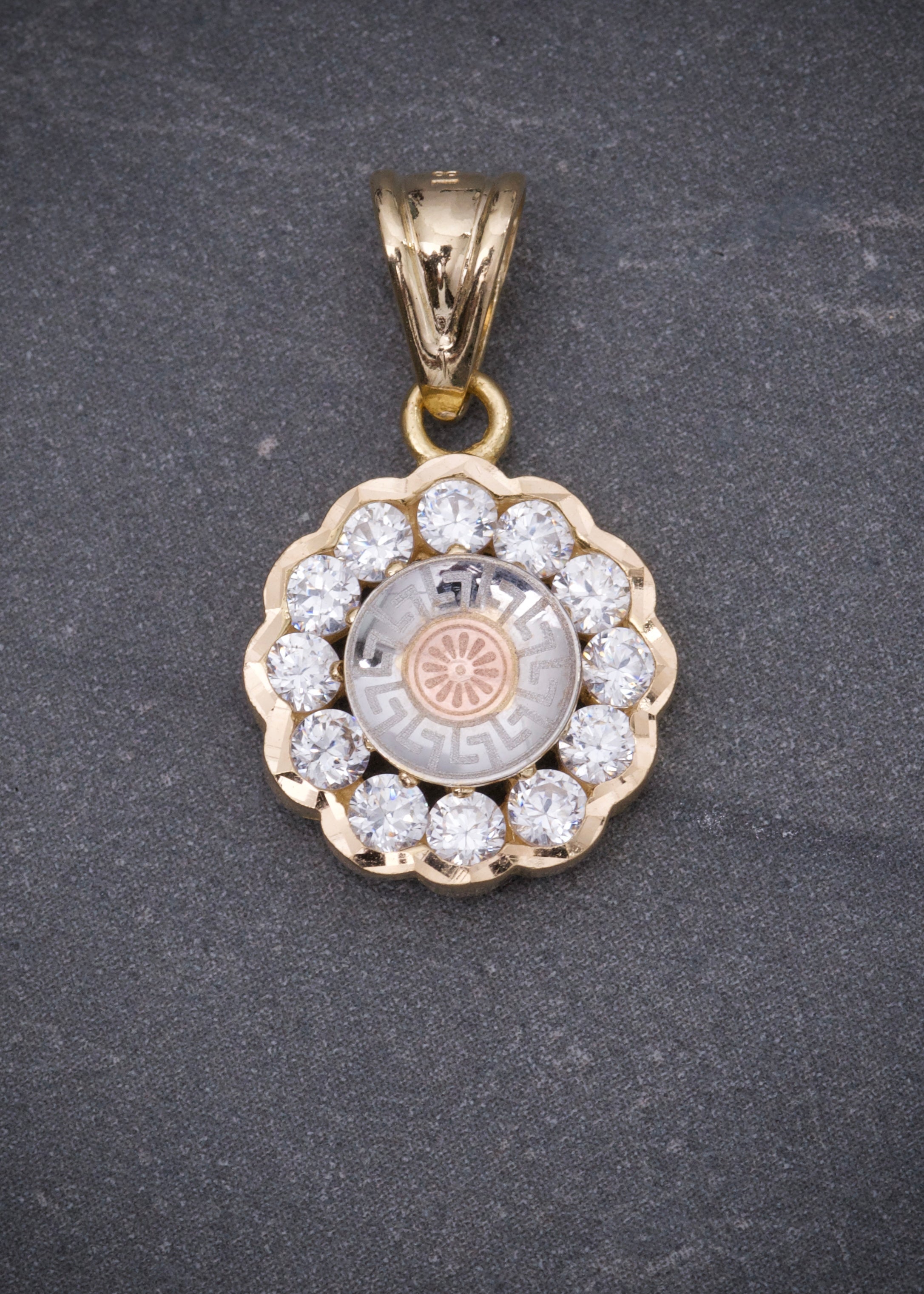 Dije flor con swarovski blanco 2.45gr / Largo 2.2cm / Oro Amarillo italy +3 B