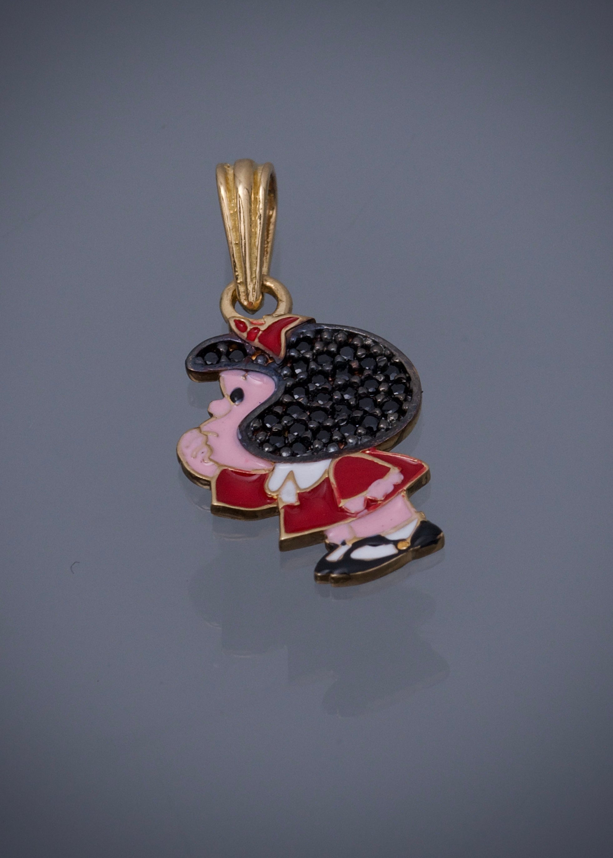Dije mafalda con swarovski negro 1.6gr / Largo 2.4cm / Oro Amarillo Nac B