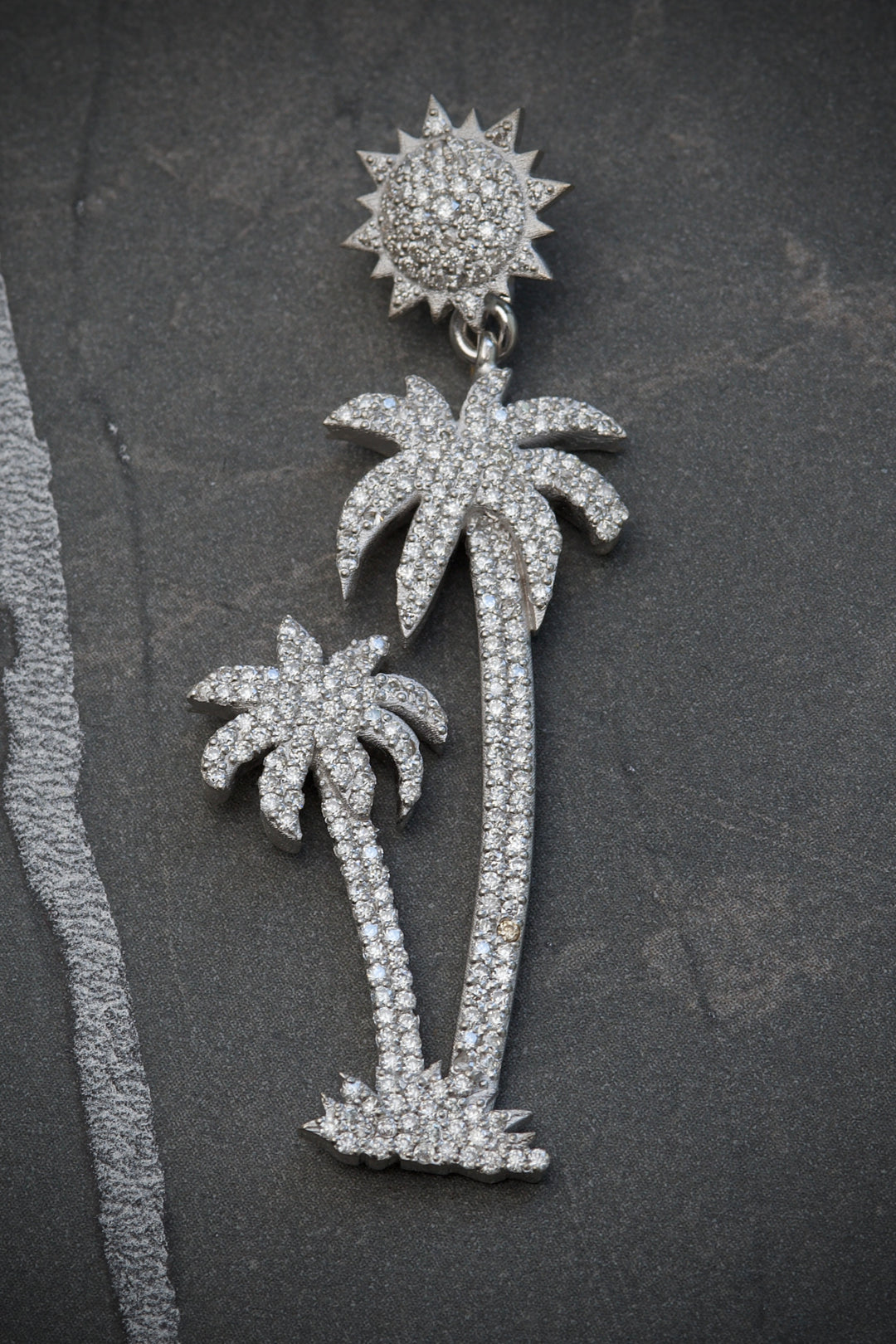 Dije de palmera con 140pts de moissanita 9.5gr / 5.4cm — Oro Blanco