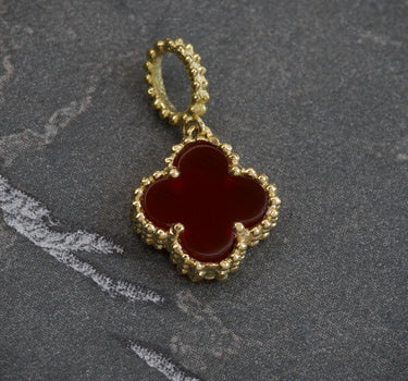 Dije lucky clover piedra Roja 0.9gr / Largo 1.5cm / Oro Amarillo Nac P