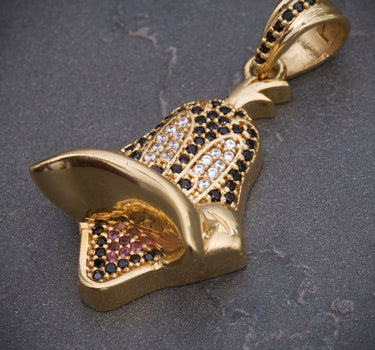 Dije pato lucas con swarovski multicolor 6.85gr / Largo 3.6cm / Oro Amarillo Nac B