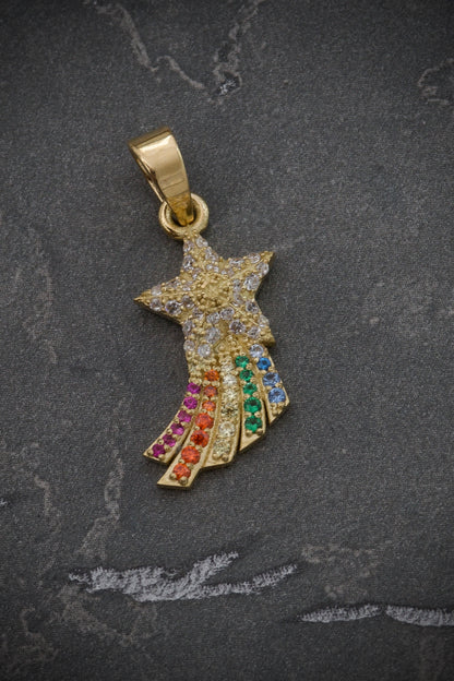 Dije De ESTRElla FUGaz COn Swarovski Multicolor 2.45gr / Largo 2.5cm / Oro Amarillo Nac B