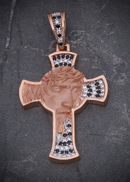 Dije cruz cara jesus swarovski negro y blanco 6.1gr / Largo 4.3cm / Oro Rosado Nac M
