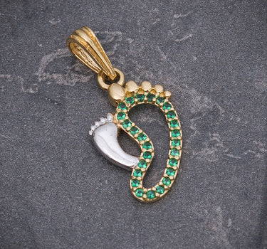 Dije pies con swarovski verde 1.05gr / Largo 2.2cm / Oro Amarillo Nac M