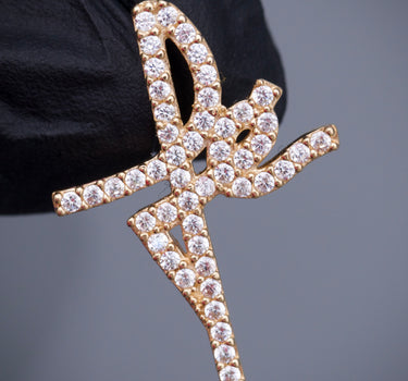 Dije fe con swarovski blanco 1.95gr / Largo 2.8cm / Oro Amarillo Nac M