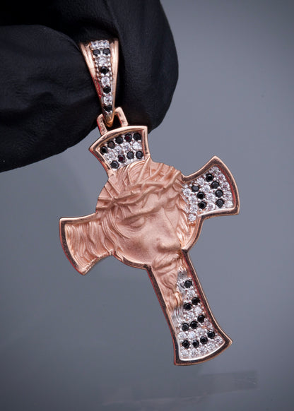 Dije cruz cara jesus swarovski negro y blanco 6.1gr / Largo 4.3cm / Oro Rosado Nac M