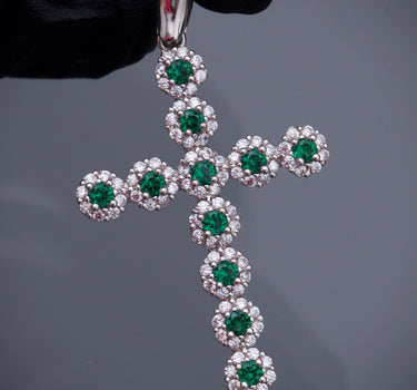 Dije cruz con swarovski verde y blanco 2.85gr / Largo 4.1cm / Oro Blanco Nac M