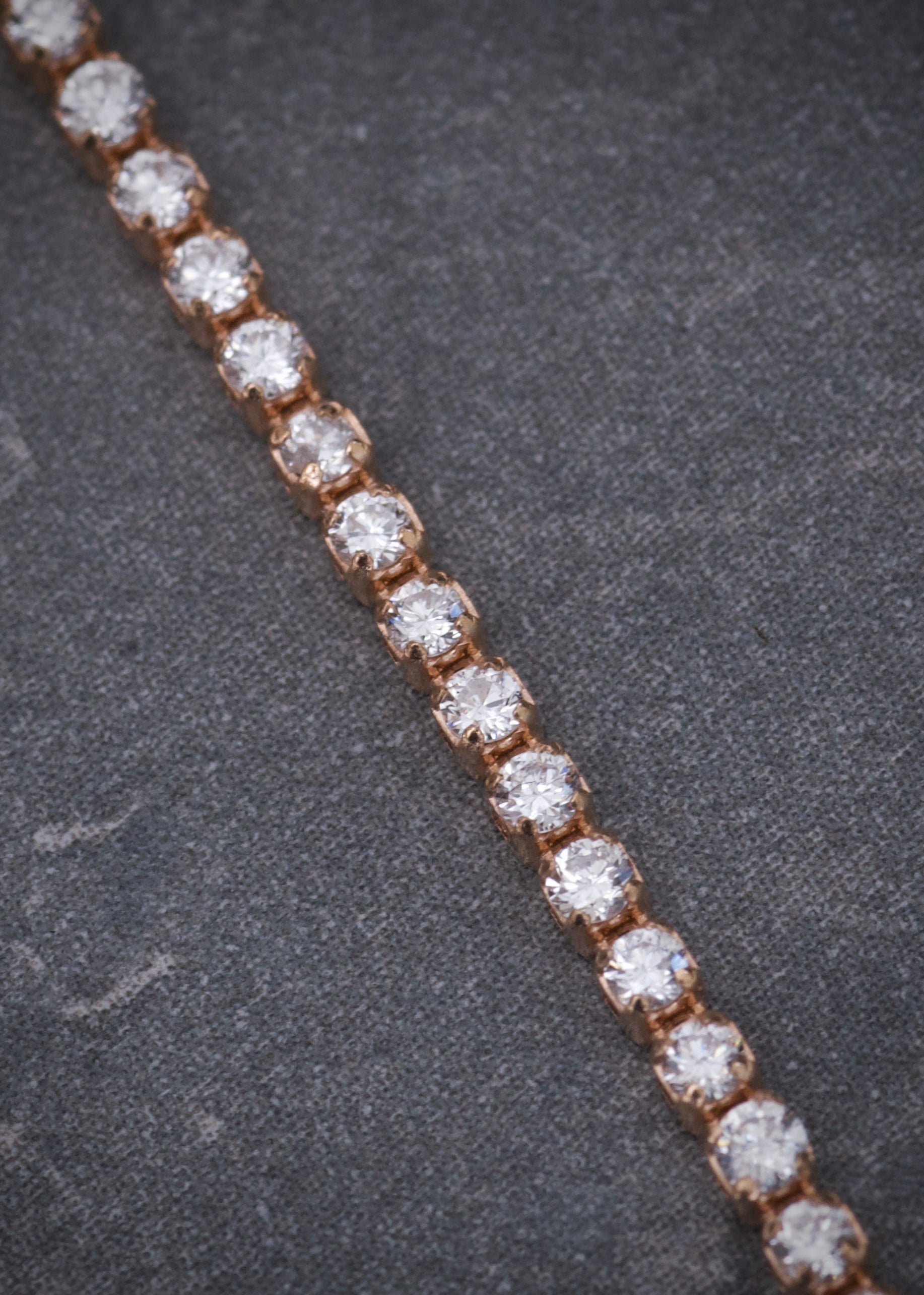 Pulso tenis con 122pts de diamantes blancos 2gr / Largo 18cm / Oro Rosado (Joya) B