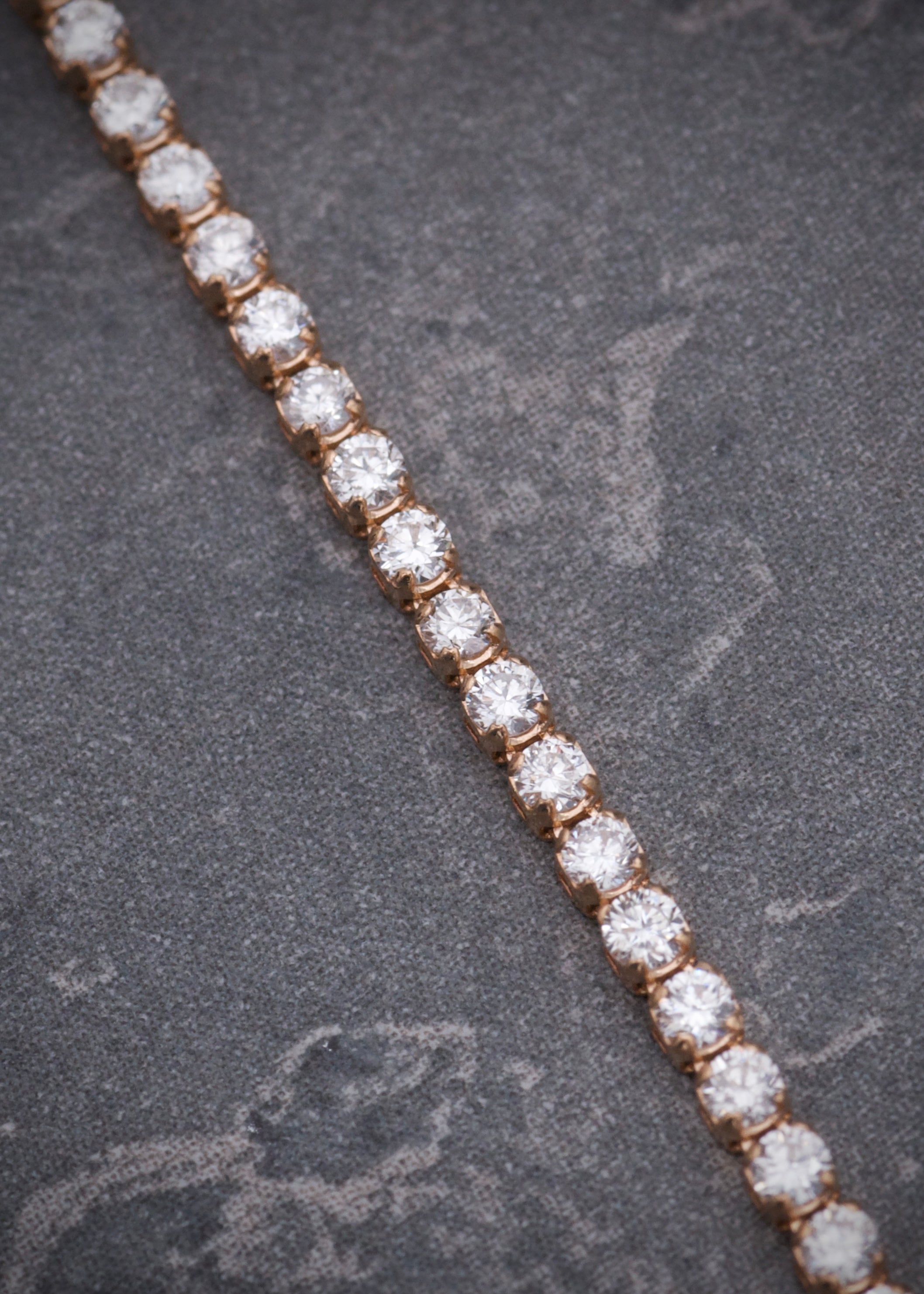 Pulso tenis con 132pts de diamantes blancos 2.1gr / Largo 18cm / Oro Rosado (Joya) M