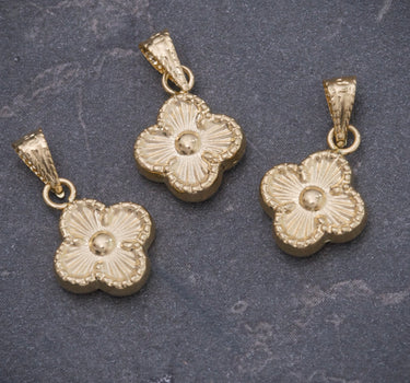 Dije lucky clover 0.4gr / Largo 1.5cm / Oro Amarillo Nac B