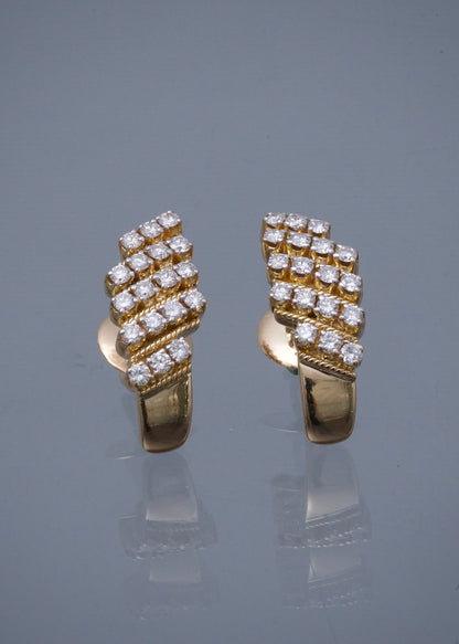 Aretes con 140pts de diamante blanco 9gr / Largo 2cm / Oro Amarillo (Joya) M