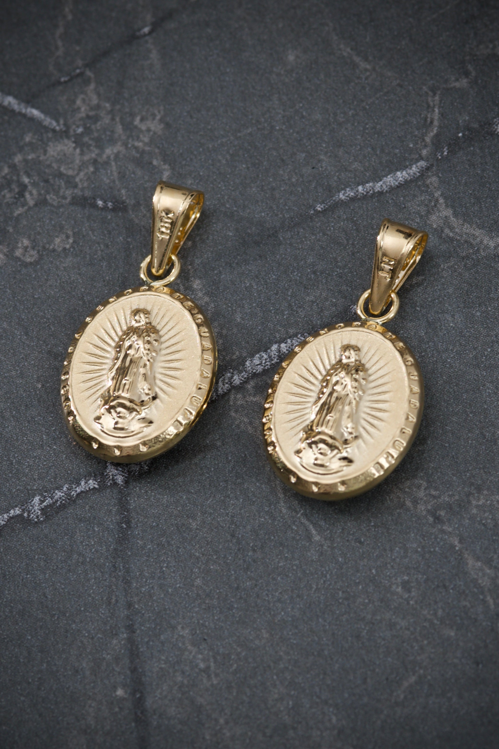 Dije de virgen guadalupe 0.9gr  / Largo 2.4cm / Oro Amarillo Nac B