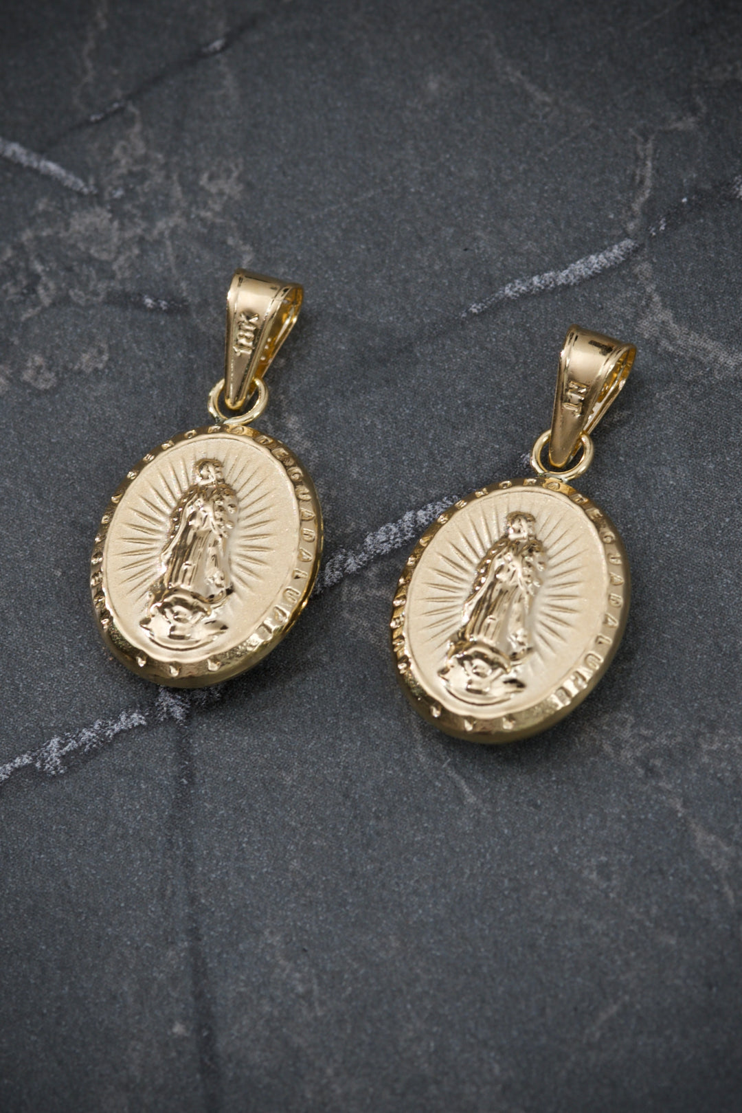 Dije virgen de guadalupe 0.9gr / Largo 2.4cm — Oro Amarillo