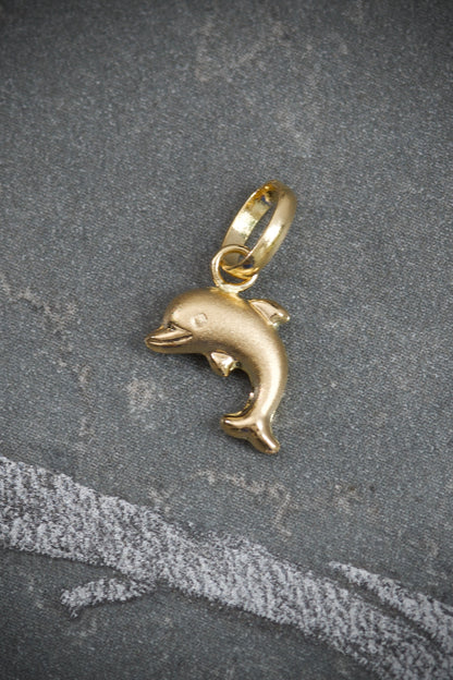 Dije de delfin 0.3gr / Largo 1.5cm / Oro Amarillo Nac M