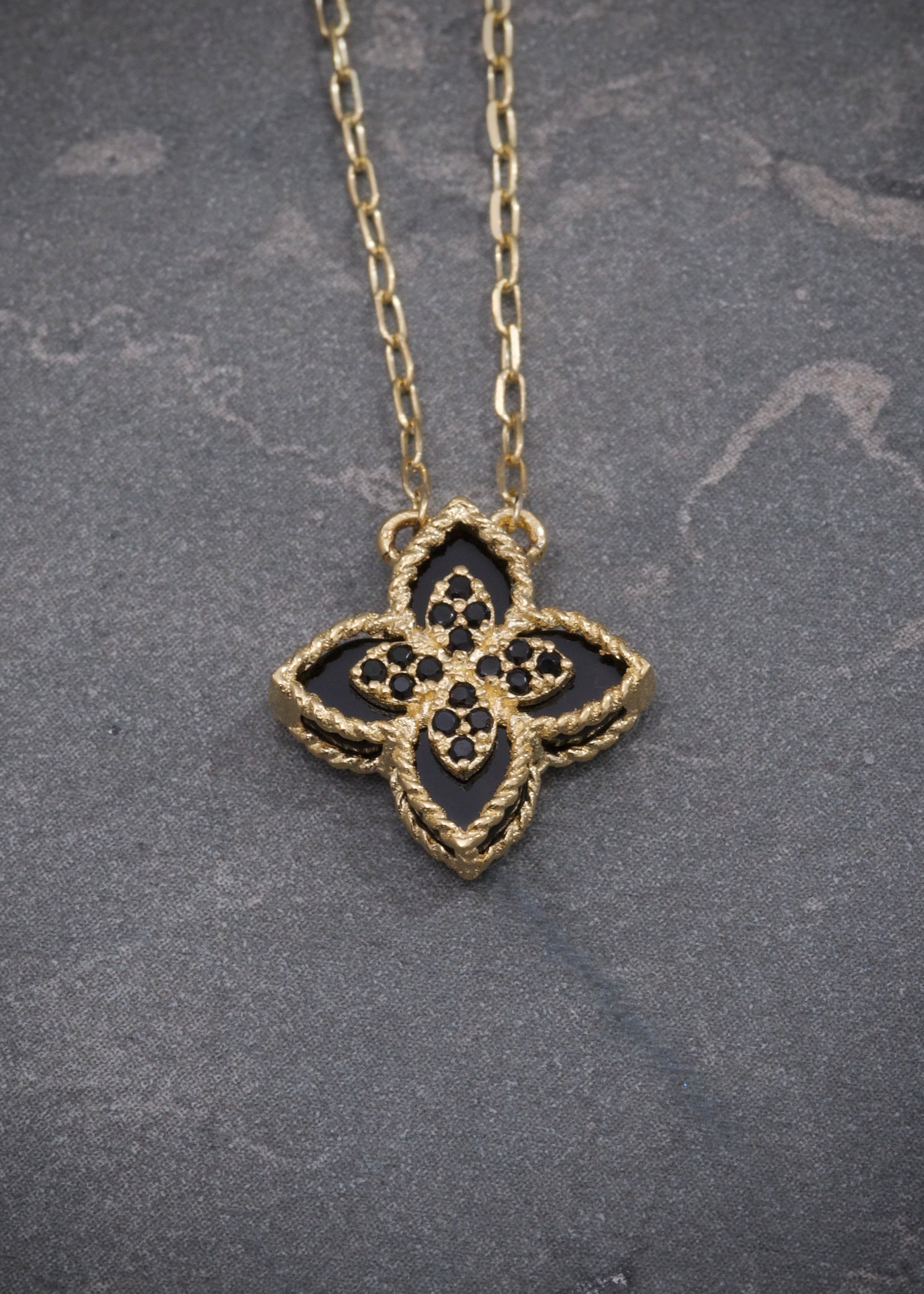 Cadena lucky clover piedra negra con swarovski negro 2.7gr / Largo 50cm / Oro Amarillo italy cte B