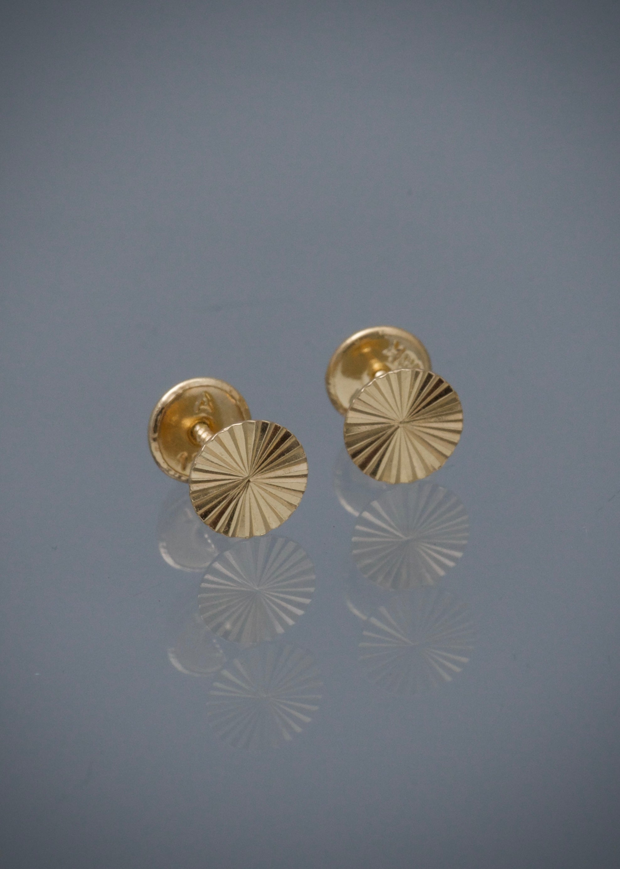 Topos circulo diamantado 0.6gr / Largo 0.6cm / Oro Amarillo Nac P