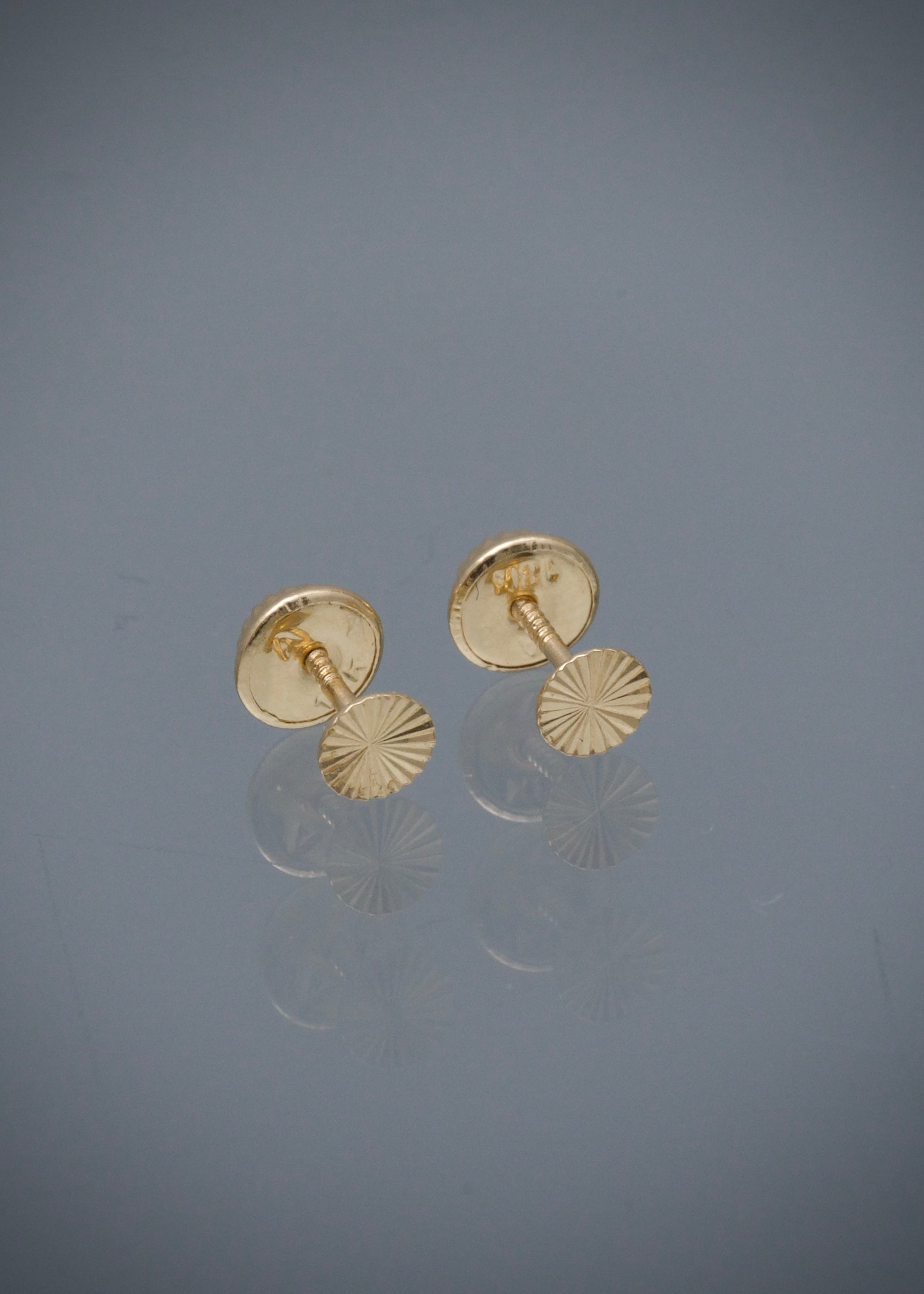 Topos circulo diamantado 0.45gr / Largo 0.4cm / Oro Amarillo Nac P
