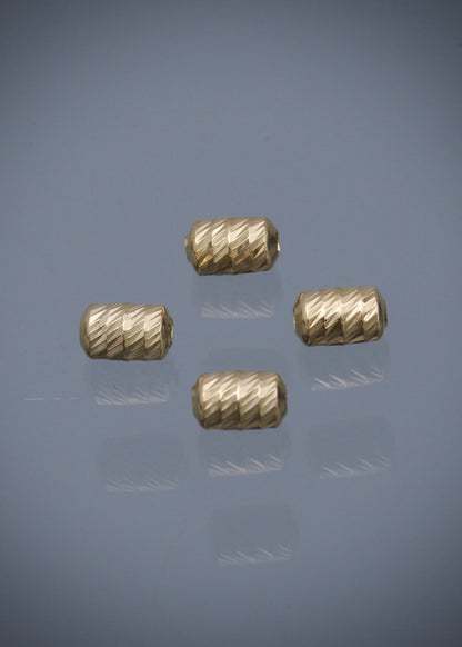 Herraje tubo diamantado 0.2gr / Largo 0.6cm / Oro Amarillo Nac B