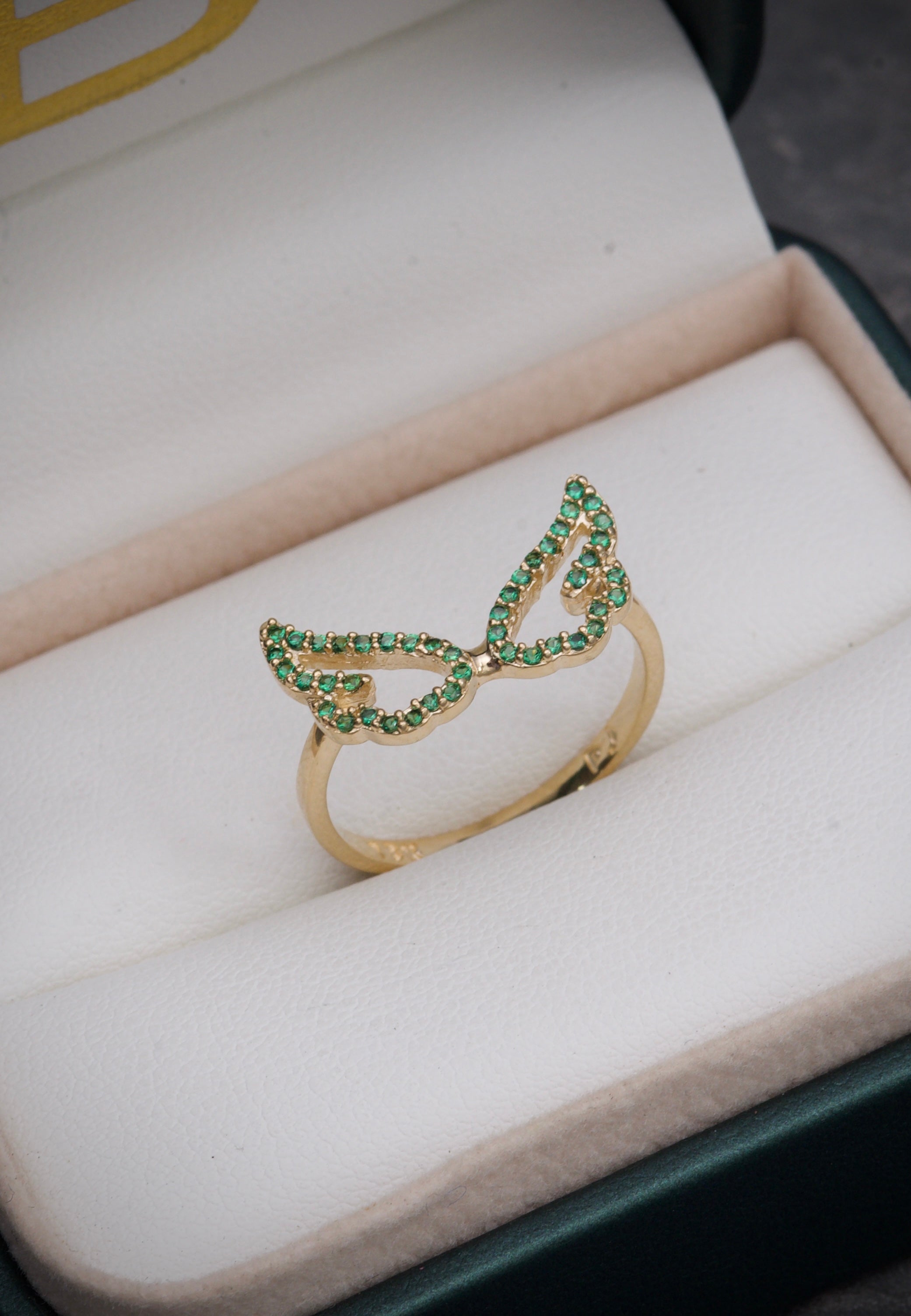 Anillo de alas con swarovski verde 2.75gr / TALLA 7 3/4 / Oro Amarillo Nac B