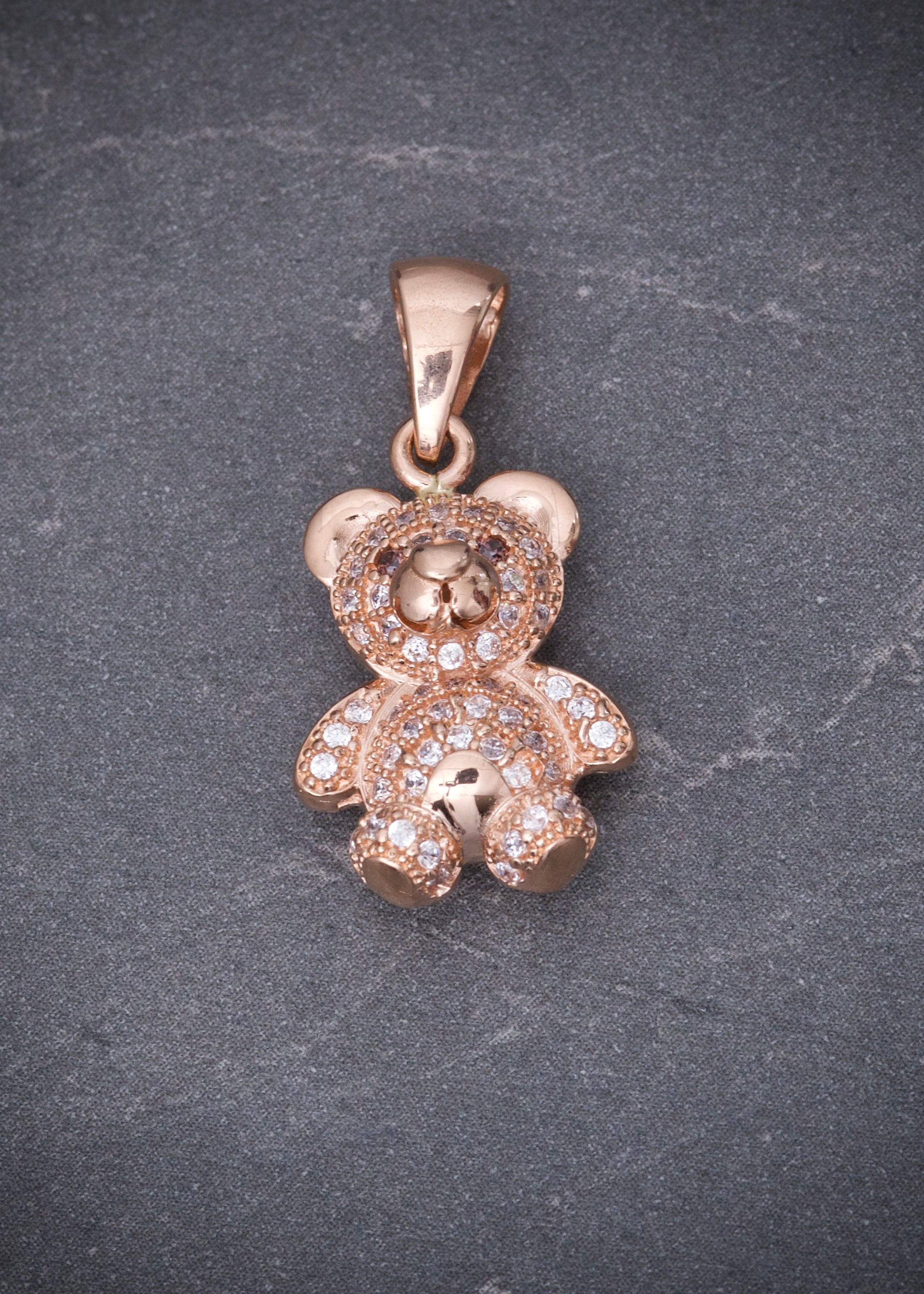 Dije oso con swarovski blanco 3.5gr / Largo 2.4cm / Oro Rosado Nac M
