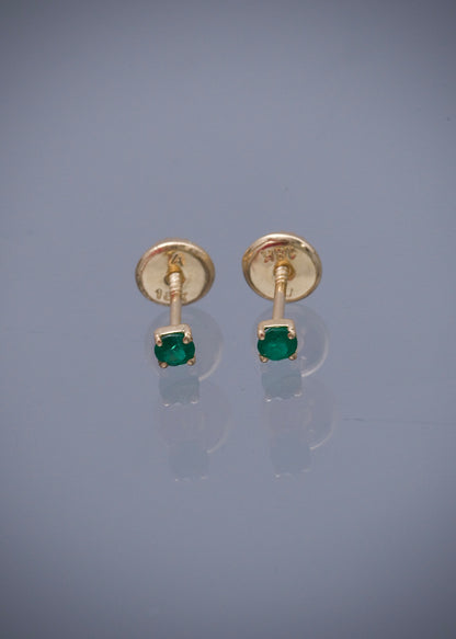 Topos con 12pts de esmeralda 0.5gr / Largo 0.26cm / Oro Amarillo Nac (Joya) M