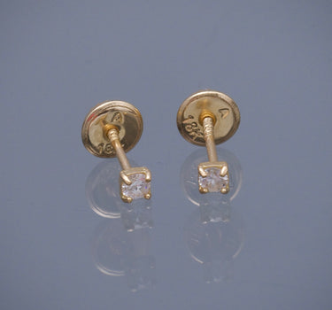 Topos con 12pts de diamantes  0.5gr / Largo 0.27cm / Oro Amarillo (Joya) P