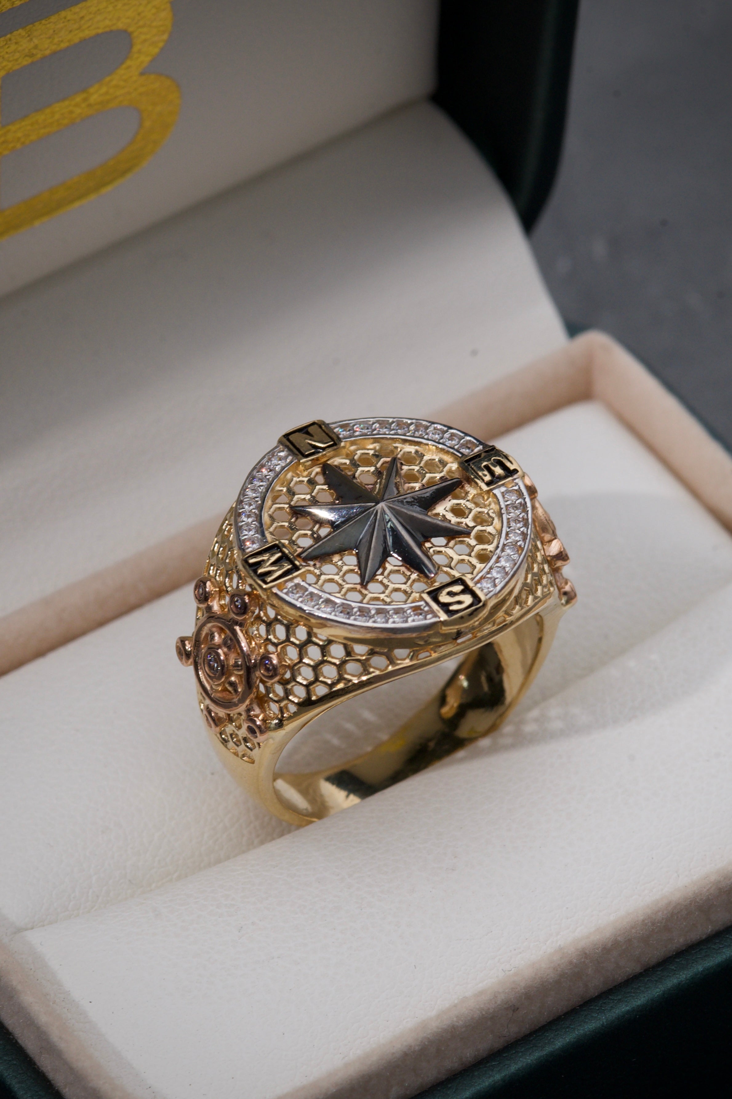 Anillo De Brujula COn Swarovski Blanco 10gr / TALLA 10 1/4 / Dos Oros Nac M
