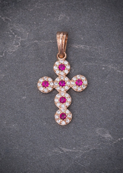 Dije cruz con swarovski fucsia y blanco 1.55gr / Largo 2.5cm / Oro Rosado Nac B
