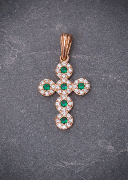 Dije cruz con swarovski verde y blanco 1.6gr / Largo 2.5cm / Oro Rosado Nac P