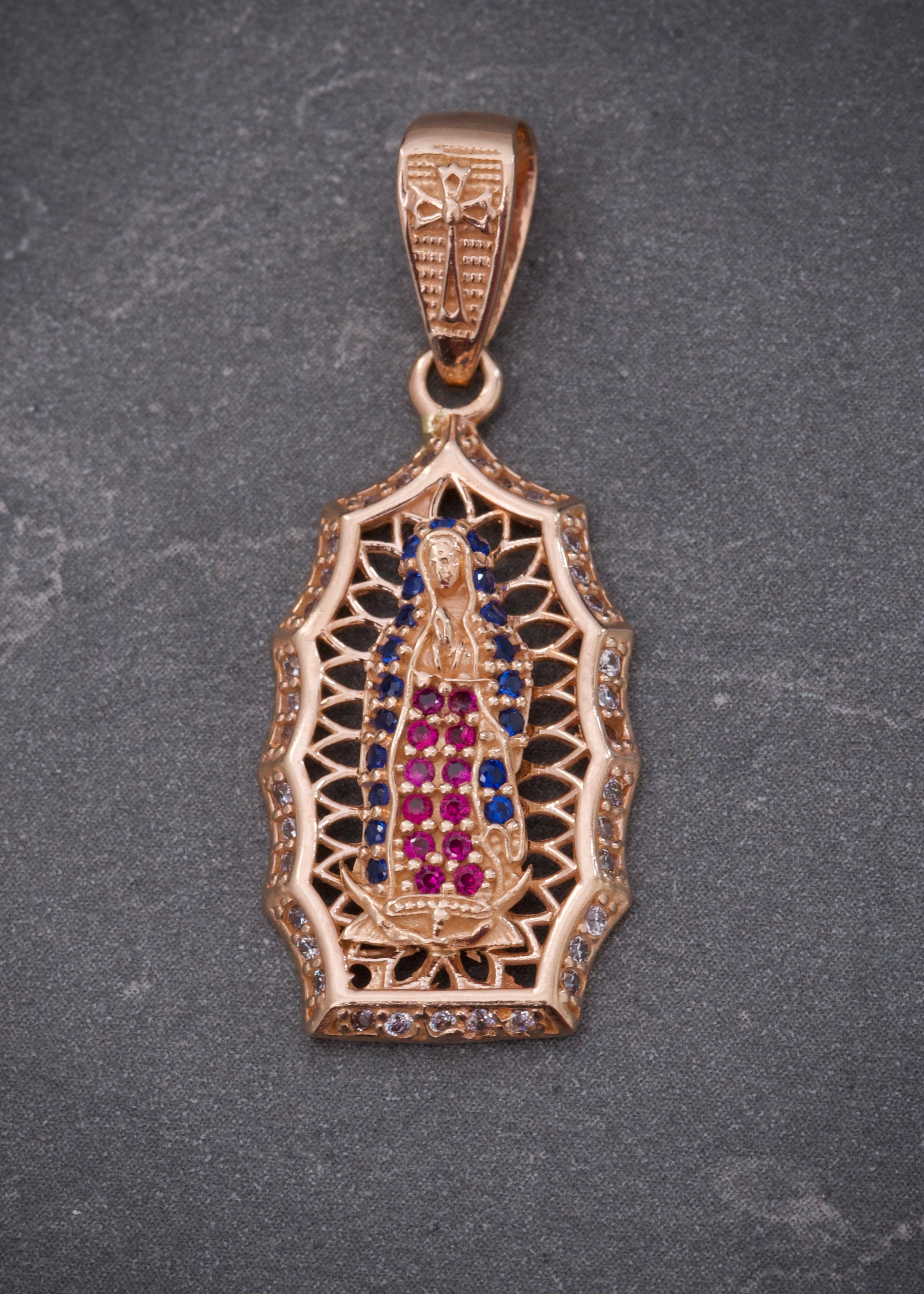 Dije virgen de guadalupe con swarovski azul 3.2gr / Largo 3.2cm / Oro Rosado Nac P