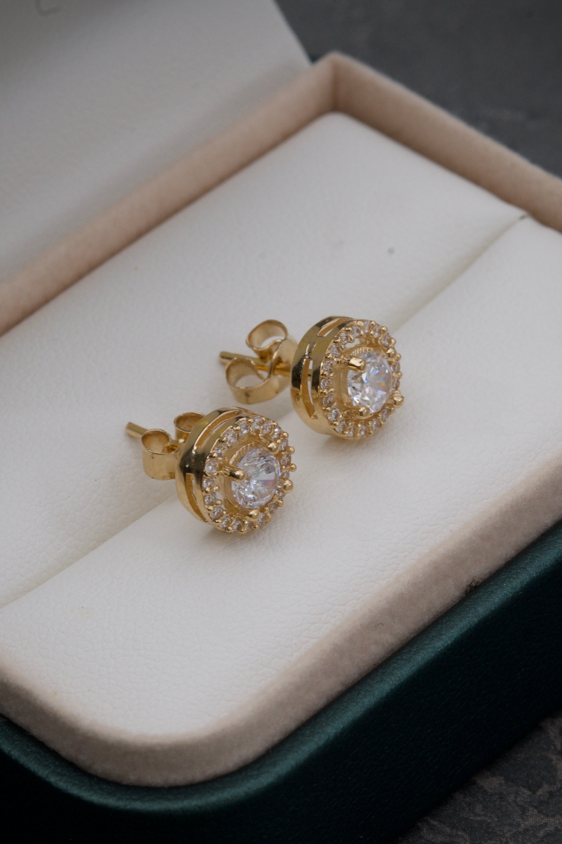 Topos CON SWAROVSKIs BLancos 3.3gr / Largo 0.9cm / Oro Amarillo Nac B
