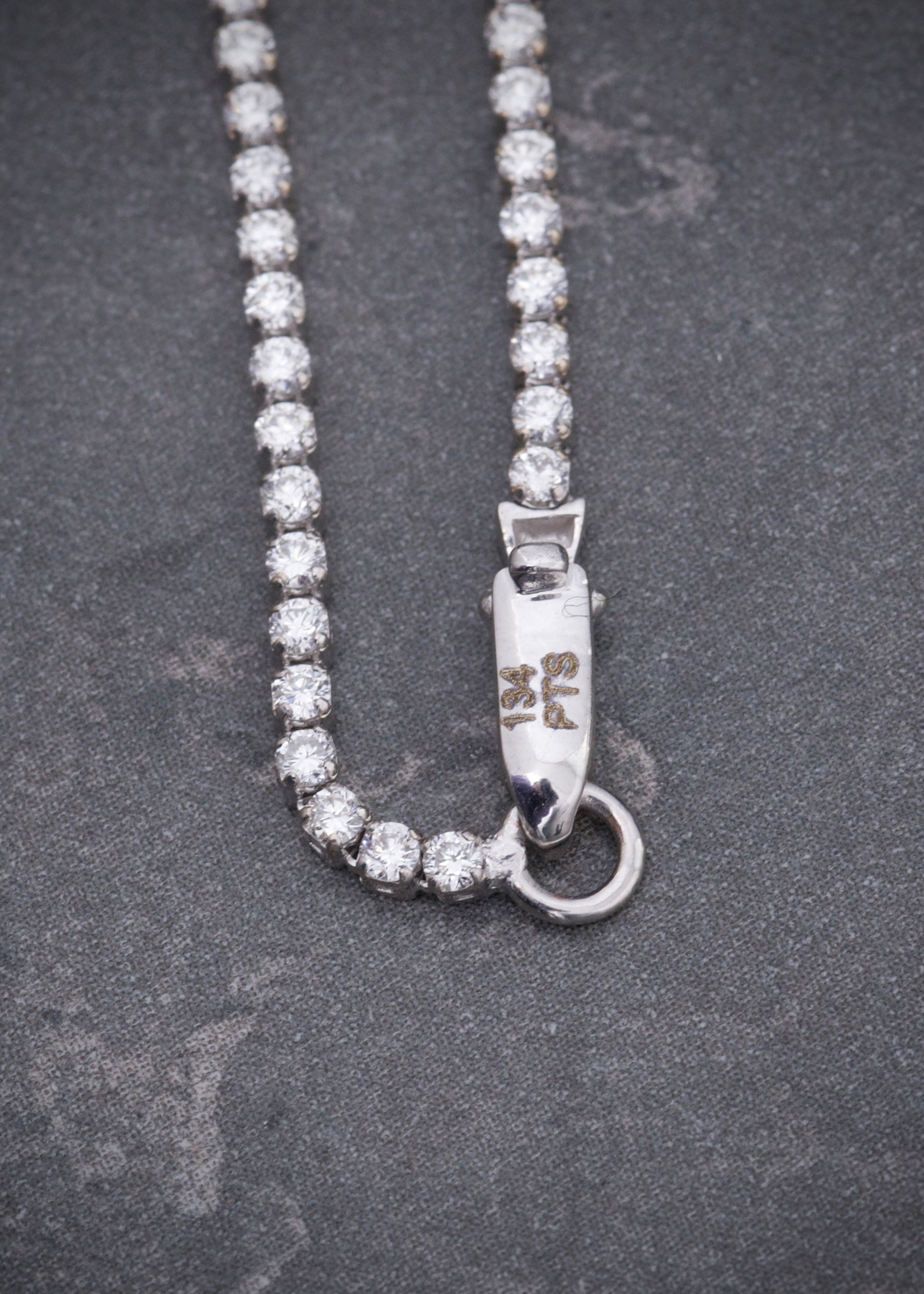 Pulso tenis con 134pts de diamantes 2.05gr / Largo 17.5cm / Oro Blanco (Joya) M