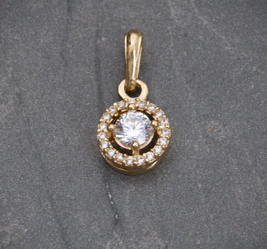 Dije Con SWarovski CENTRAl BLanco 1.65gr / Largo 1.8cm / Oro Amarillo Nac B