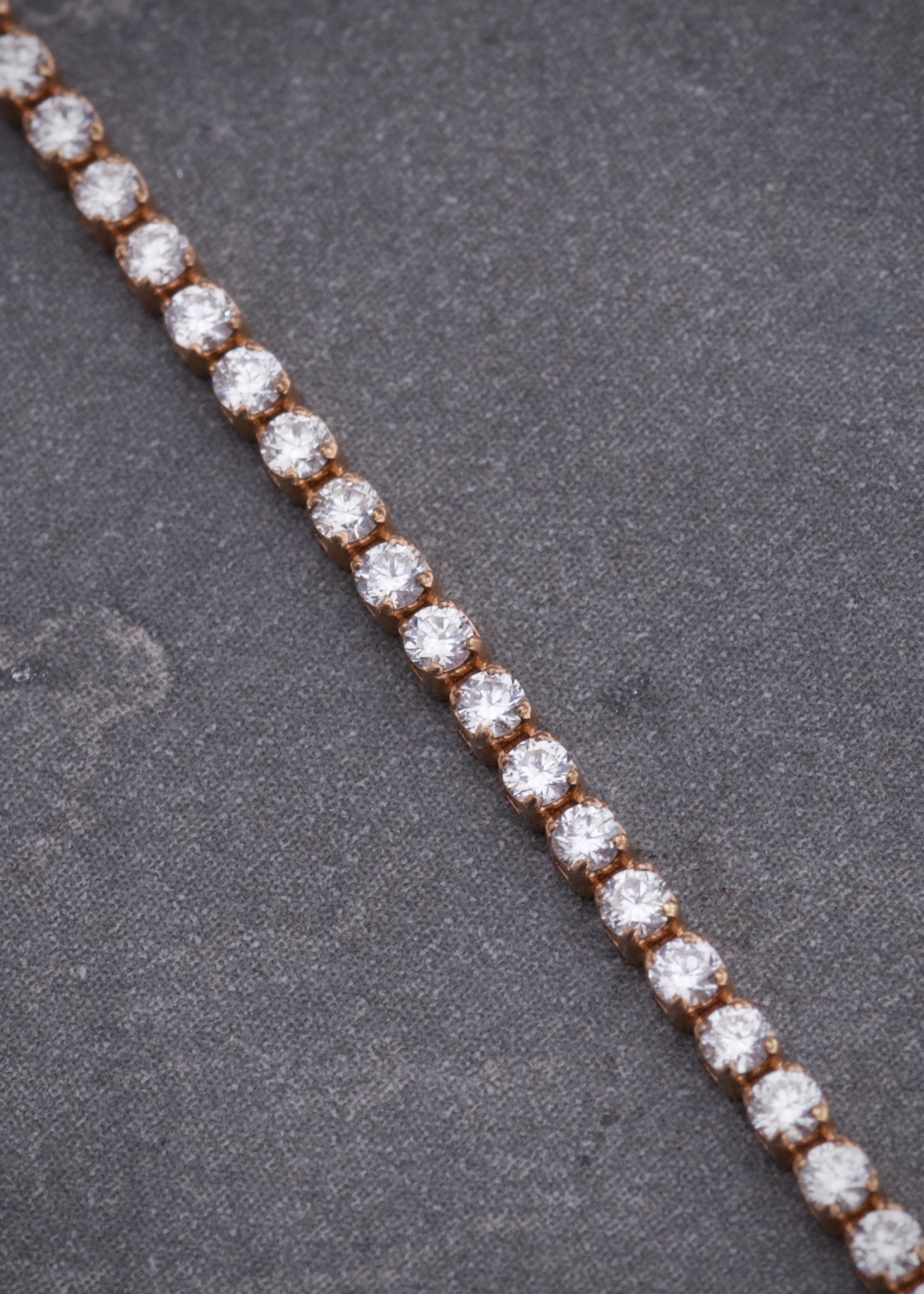 Pulso tenis con 130pts de diamantes 1.95gr / Largo 18cm / Oro Rosado (Joya) M