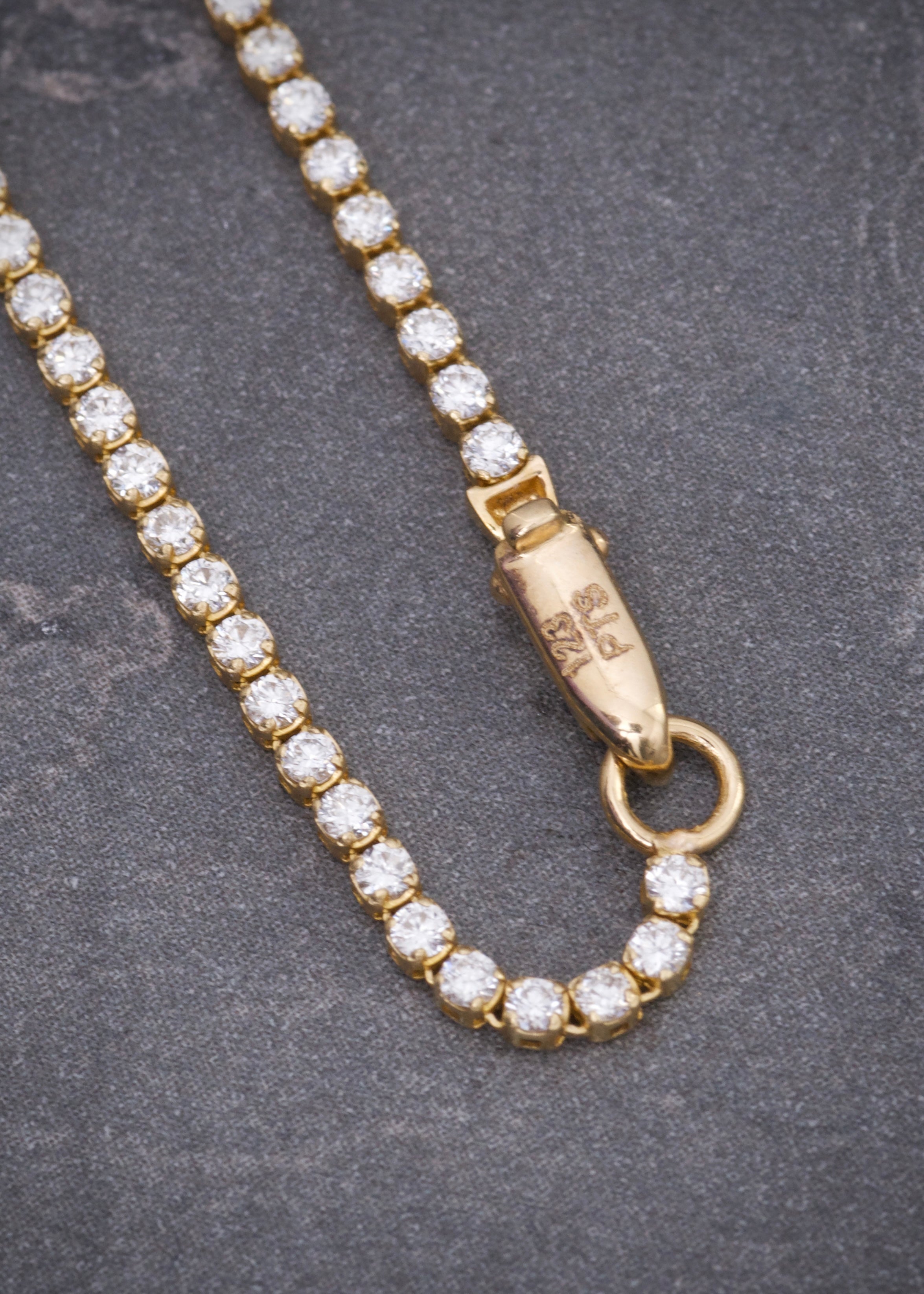 Pulso tenis con 123pts de diamantes 2.1gr / Largo 18cm / Oro Amarillo (Joya) P