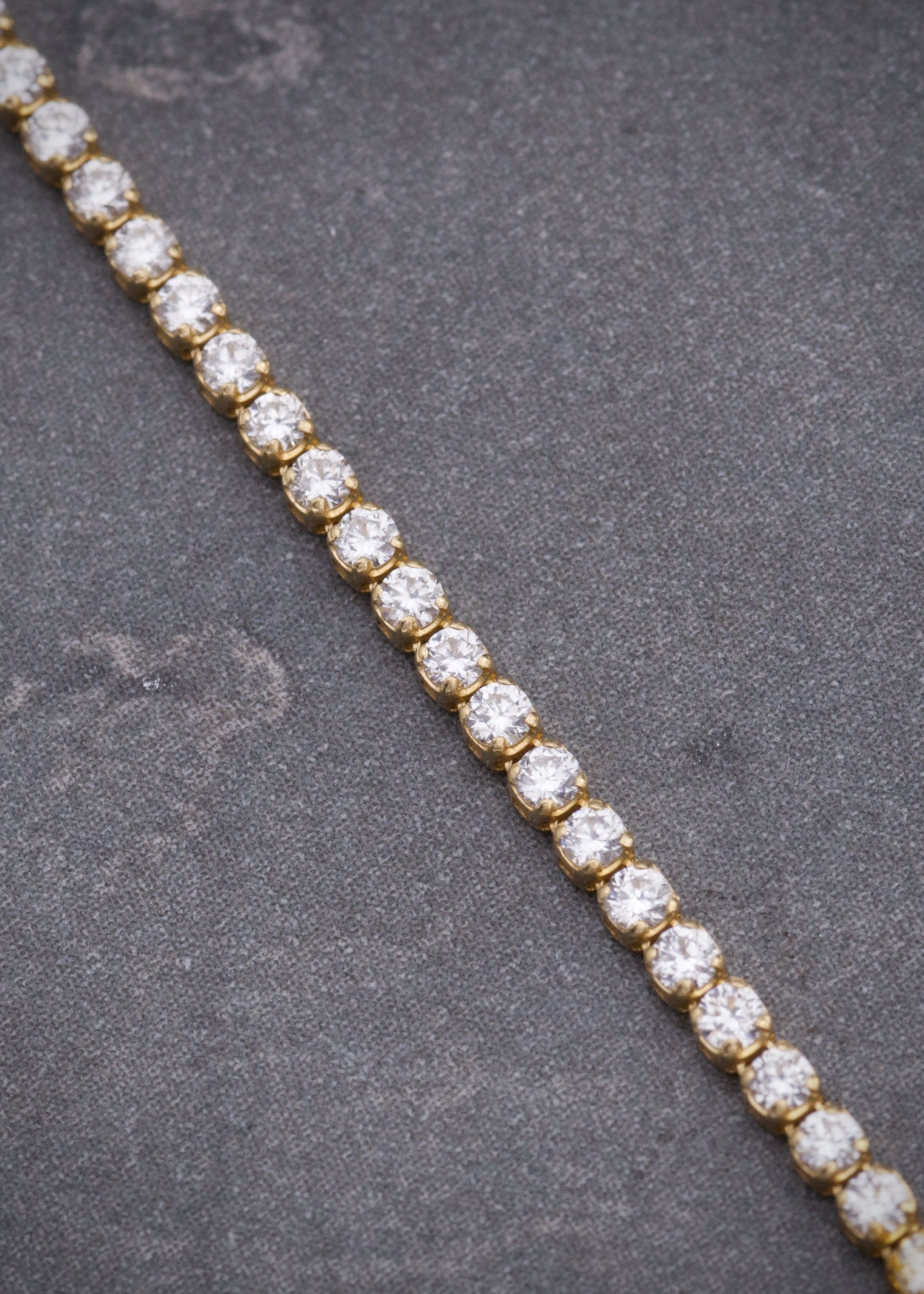 Pulso tenis con 123pts de diamantes 2.1gr / Largo 18cm / Oro Amarillo (Joya) P
