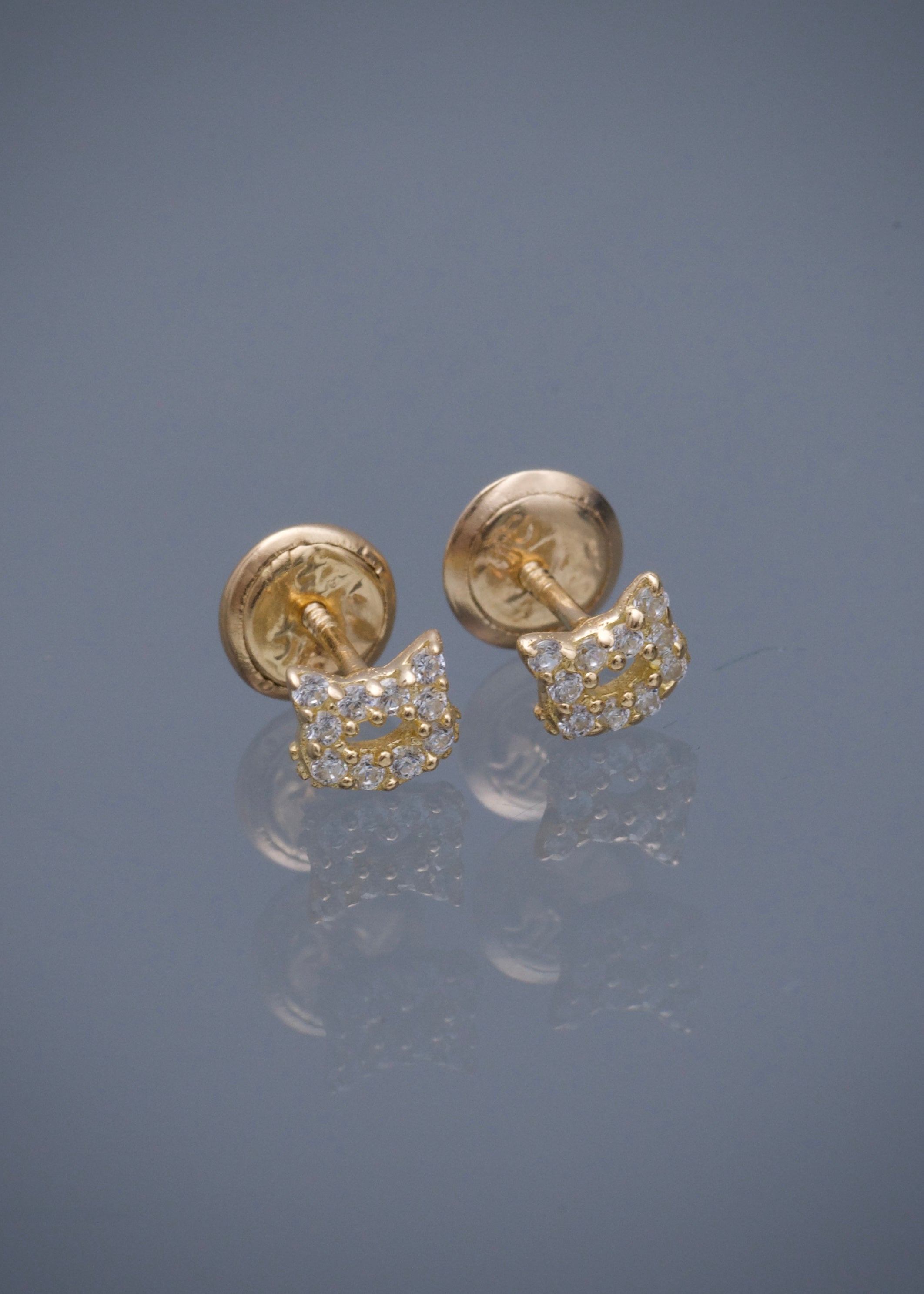 Topos gato con swarovski blanco 0.7gr / Largo 0.44cm / Oro Amarillo Nac B